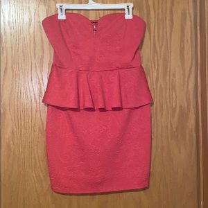 Strapless peplum dress (mini)